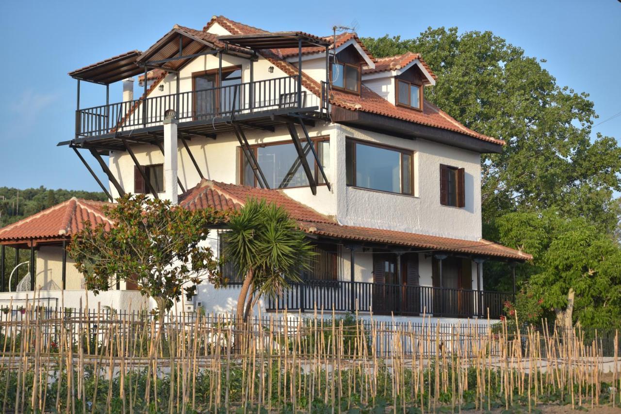 Alexandre Maison Beachfront Gialova Vacation Home מראה חיצוני תמונה